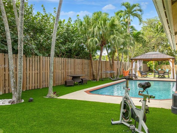 7101 NW 44th Ln, Coconut Creek FL 33073