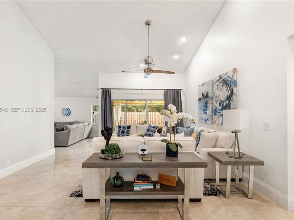 7101 NW 44th Ln, Coconut Creek FL 33073