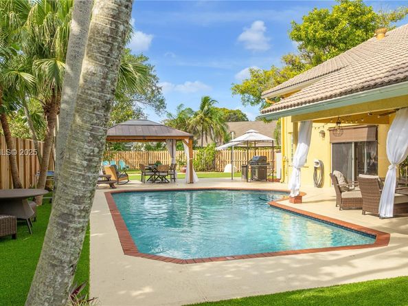 7101 NW 44th Ln, Coconut Creek FL 33073