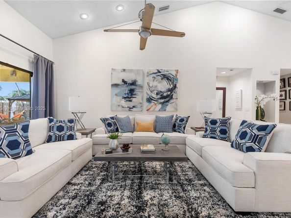 7101 NW 44th Ln, Coconut Creek FL 33073