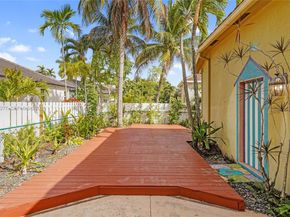 15989 SW 14th St, Pembroke Pines FL 33027