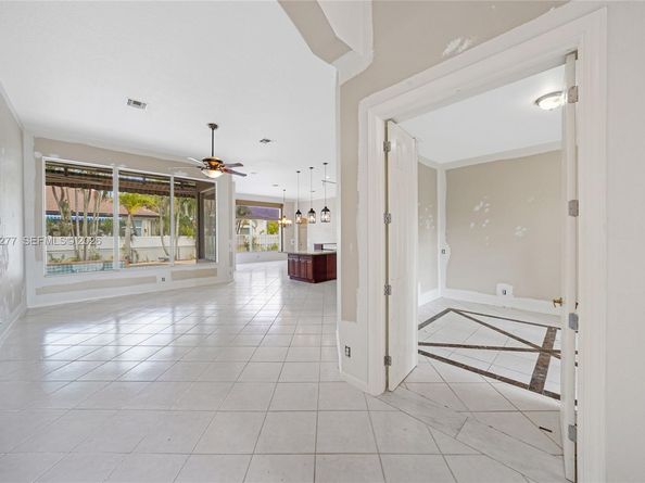 15989 SW 14th St, Pembroke Pines FL 33027