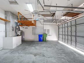 15989 SW 14th St, Pembroke Pines FL 33027