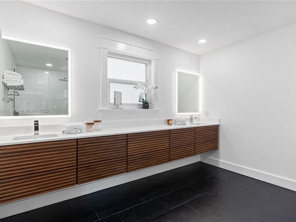 9777 SW 161st Pl, Miami FL 33196