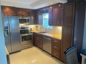 3050 E Sunrise Lakes Dr 324, Sunrise FL 33322