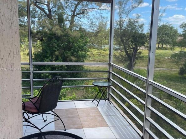 3050 E Sunrise Lakes Dr 324, Sunrise FL 33322