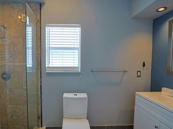 1827 Len Dr, North Palm Beach FL 33408