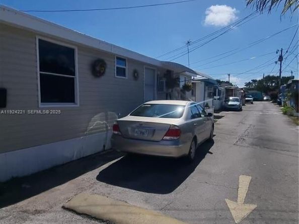 3170 SW 8th St LOT K 1007, Miami FL 33135