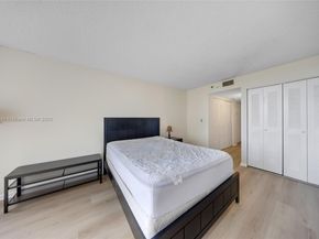 7601 E Treasure Dr 510, North Bay Village FL 33141