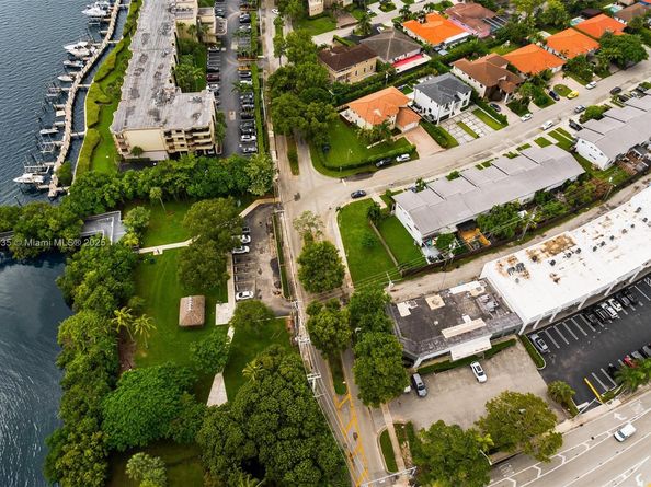 2287 NE 122nd St 2287, North Miami FL 33181
