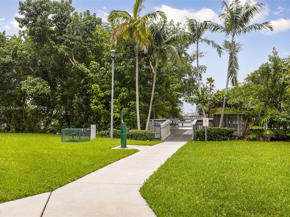 2287 NE 122nd St 2287, North Miami FL 33181