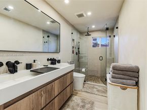 254 NW 43rd St, Miami FL 33127