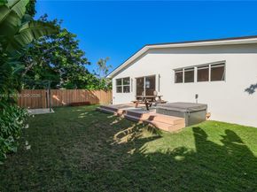 254 NW 43rd St, Miami FL 33127