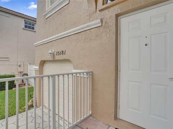 15181 NW 6th Ct, Pembroke Pines FL 33028