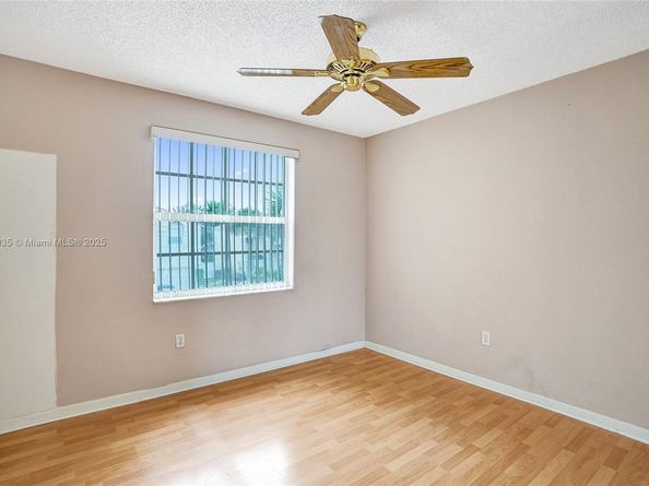 15181 NW 6th Ct, Pembroke Pines FL 33028