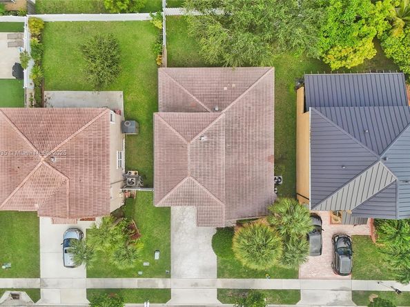 15181 NW 6th Ct, Pembroke Pines FL 33028