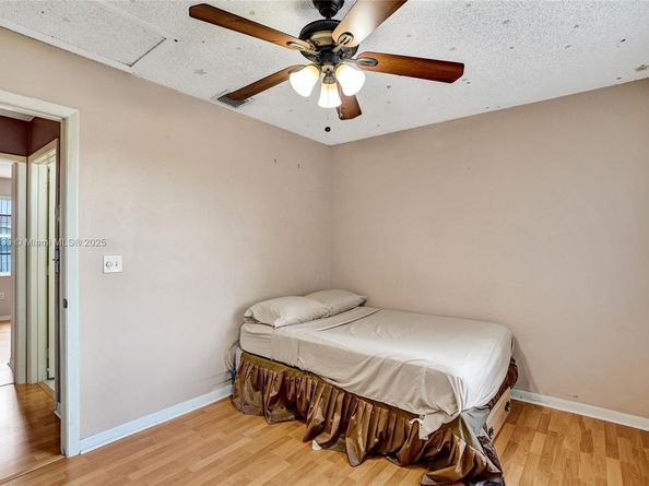 15181 NW 6th Ct, Pembroke Pines FL 33028
