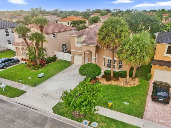 15181 NW 6th Ct, Pembroke Pines FL 33028