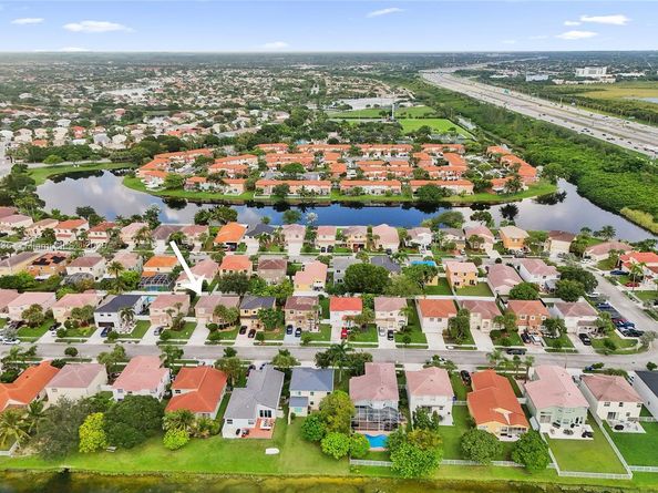 15181 NW 6th Ct, Pembroke Pines FL 33028