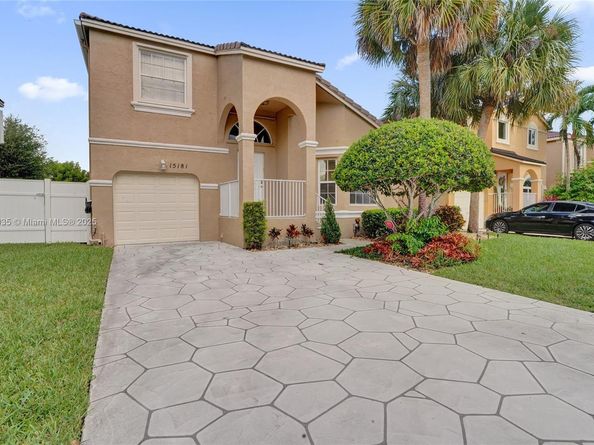 15181 NW 6th Ct, Pembroke Pines FL 33028