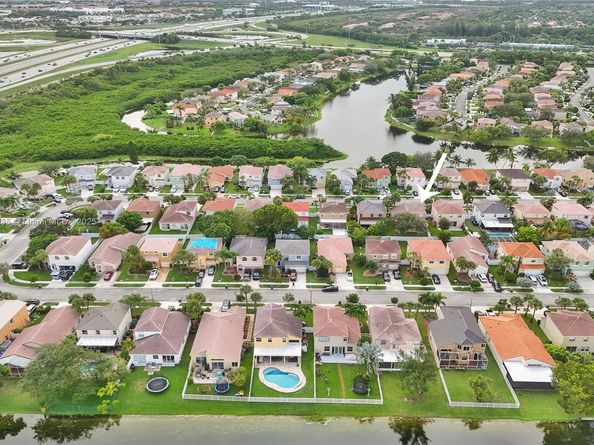 15181 NW 6th Ct, Pembroke Pines FL 33028