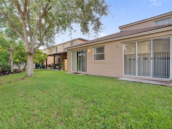 15181 NW 6th Ct, Pembroke Pines FL 33028
