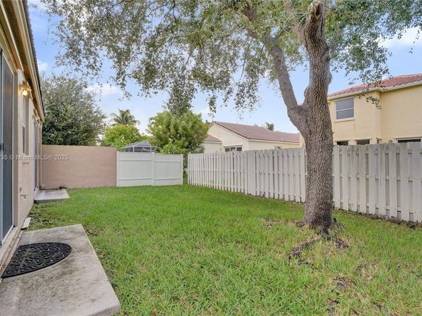 15181 NW 6th Ct, Pembroke Pines FL 33028