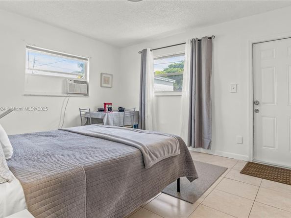 1936 Washington St, Hollywood FL 33020
