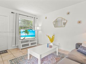 1936 Washington St, Hollywood FL 33020