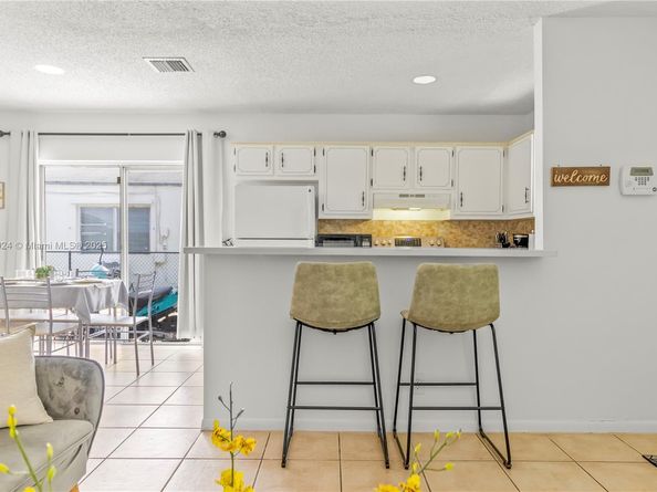 1936 Washington St, Hollywood FL 33020