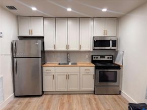 220 NW 27th Ave, Pompano Beach FL 33069