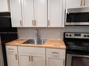 220 NW 27th Ave, Pompano Beach FL 33069