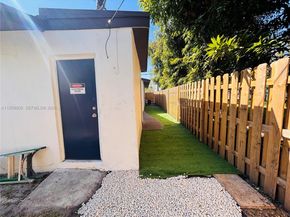 220 NW 27th Ave, Pompano Beach FL 33069