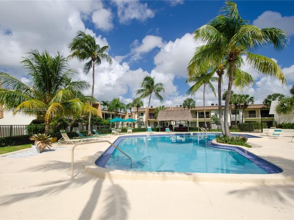 8281 SW 128th St 2041, Pinecrest FL 33156