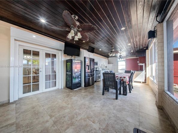 11820 SW 206th St, Miami FL 33177