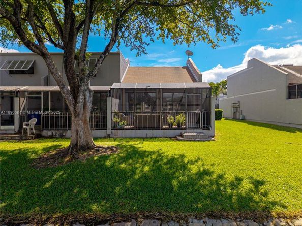 11225 NW 16th Ct, Pembroke Pines FL 33026