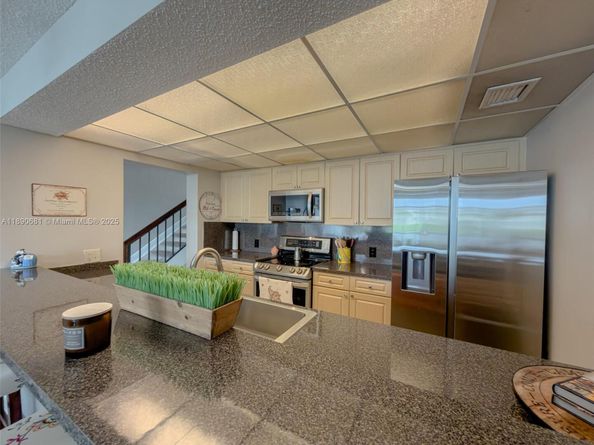 11225 NW 16th Ct, Pembroke Pines FL 33026