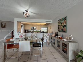11225 NW 16th Ct, Pembroke Pines FL 33026