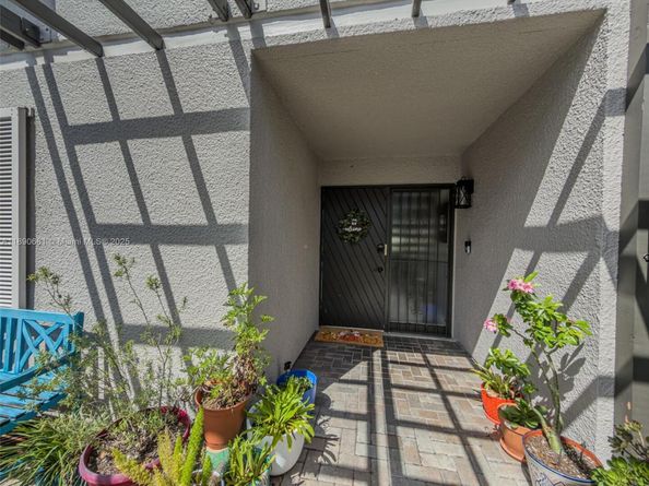 11225 NW 16th Ct, Pembroke Pines FL 33026