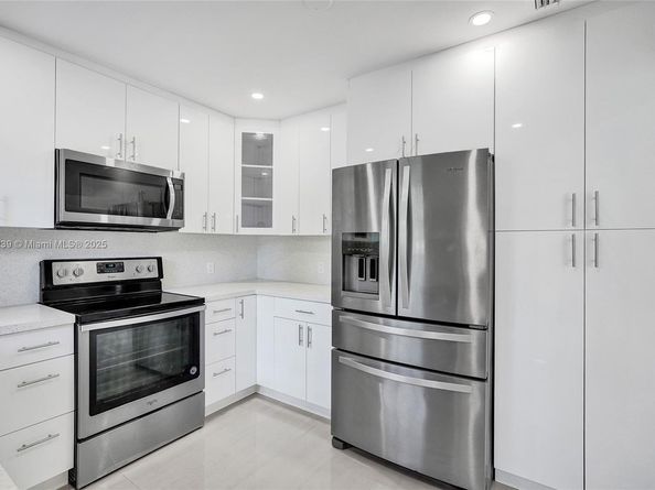 2238 Rodman St, Hollywood FL 33020