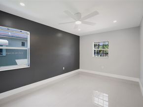 2238 Rodman St, Hollywood FL 33020