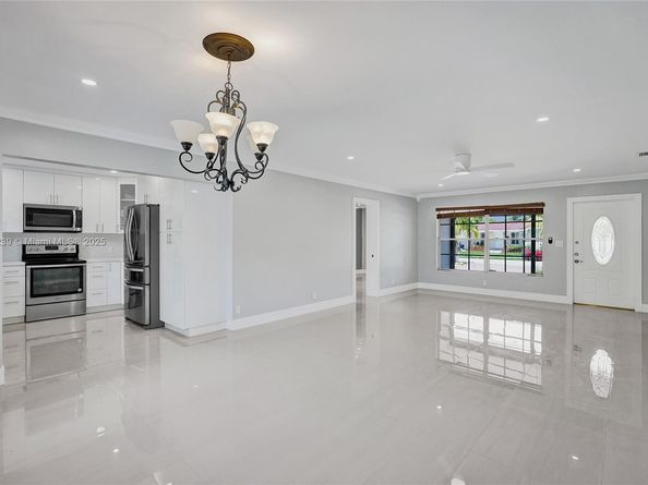 2238 Rodman St, Hollywood FL 33020