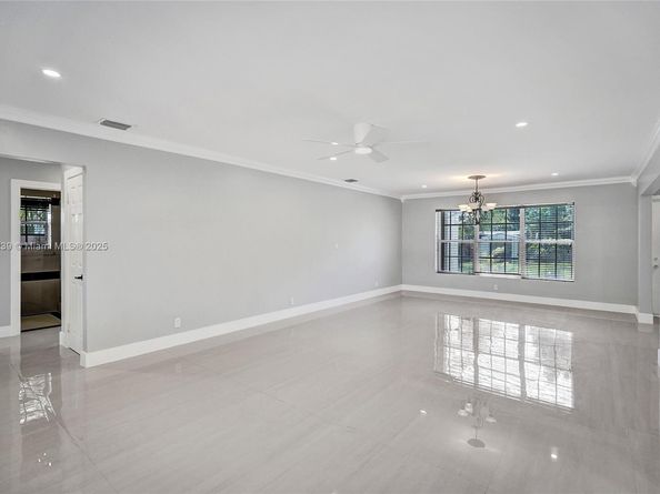 2238 Rodman St, Hollywood FL 33020