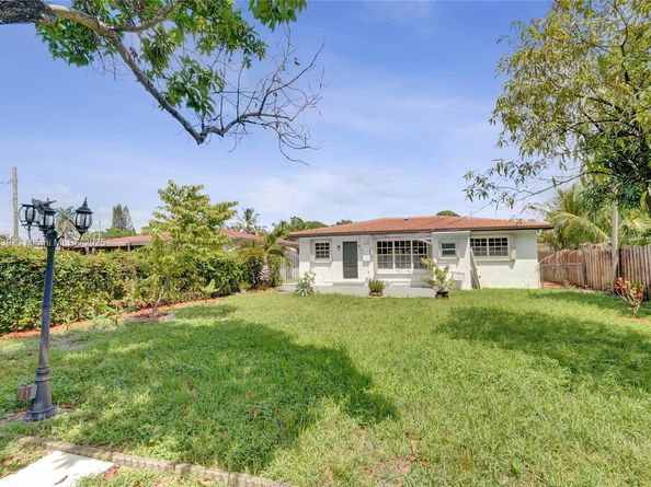 2238 Rodman St, Hollywood FL 33020