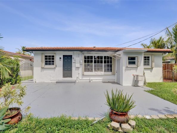 2238 Rodman St, Hollywood FL 33020