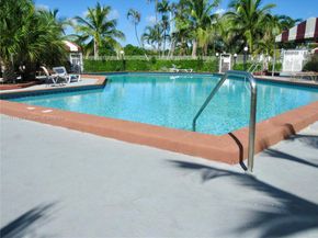20275 NE 2nd Ave 16, Miami FL 33179