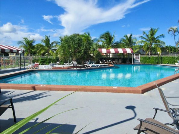 20275 NE 2nd Ave 16, Miami FL 33179