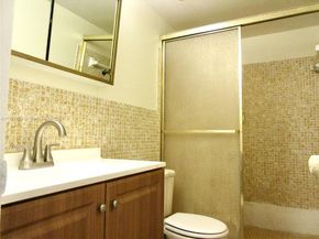 20275 NE 2nd Ave 16, Miami FL 33179