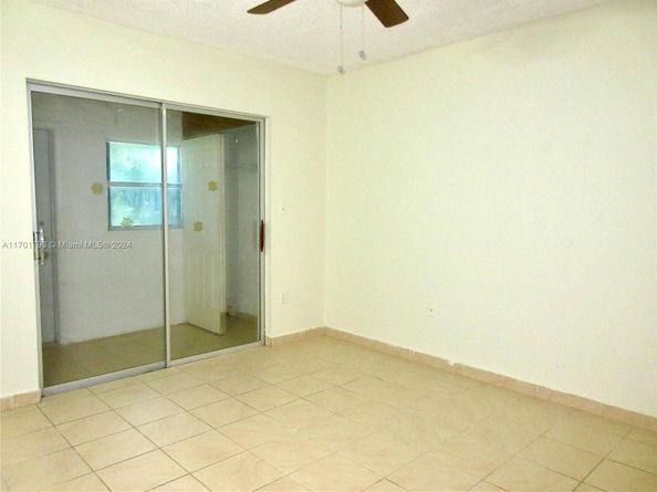 20275 NE 2nd Ave 16, Miami FL 33179
