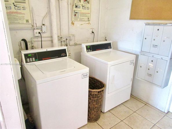 20275 NE 2nd Ave 16, Miami FL 33179